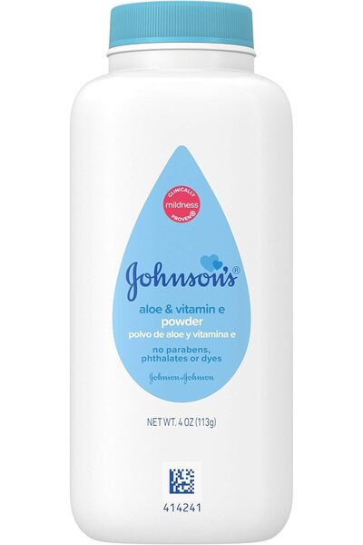 Johnson's بودرة أطفال من نشا الذرة الطبيعي مع الصبار وفيتامين E، 4 أونصة