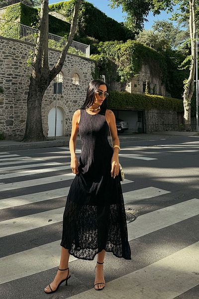 Seda Yalçın Atelier Rochie neagră căptușită pe jumătate din dantelă