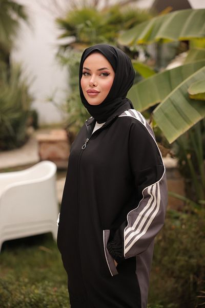 Wovi Zippered Hijab Women's Sports Tracksuit Set