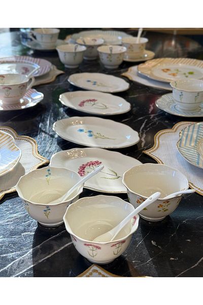 Onedekor 42 Piece Flowers Porcelain Breakfast Set