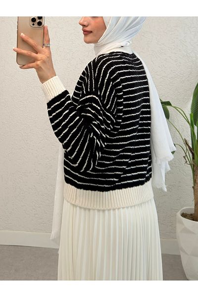 Modamorfo Buttoned Pocket Detailed Fine Striped Knitwear Cardigan