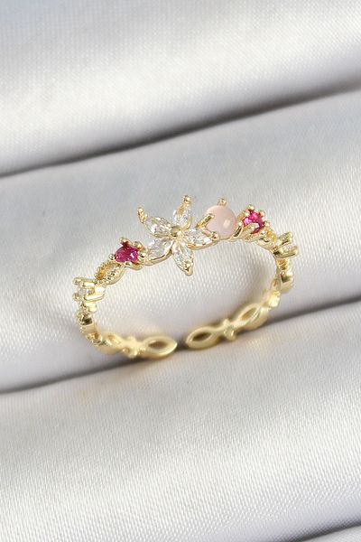 BESKAR Gold Color Adjustable Women's Ring with Brass Daisy Figure and Zircon Stone