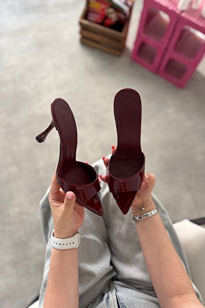 SHOEBELLAS Lies Burgundy Patent Leather Women's Heeled Shoes