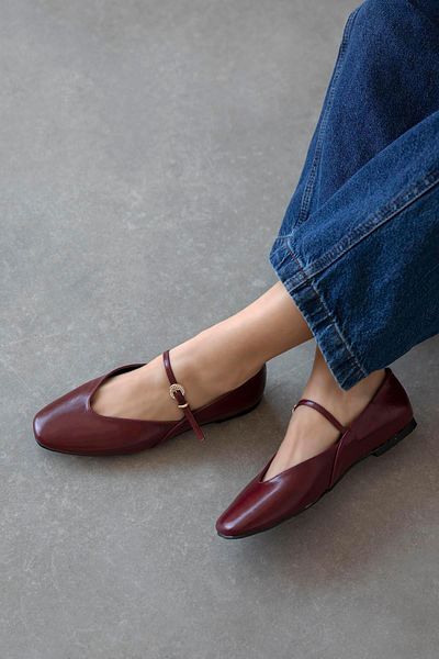 STRASWANS Evve Women's Buckle Detail Wrinkled Leather Ballerinas Light Burgundy
