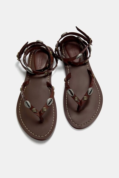 Pull & Bear Boncuk detaylı düz deri sandalet