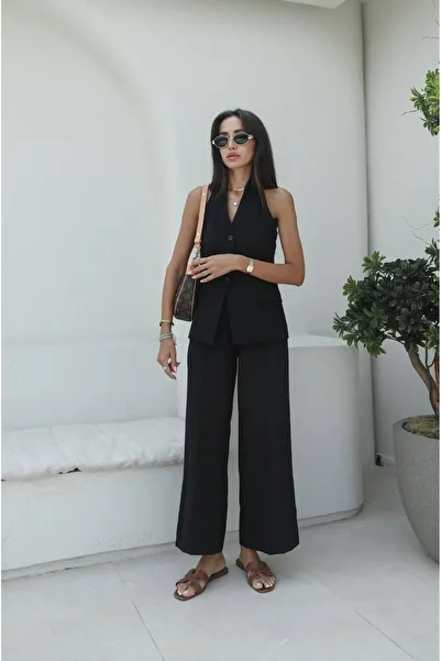 Castivo Fashion Halter Neck Button Suit