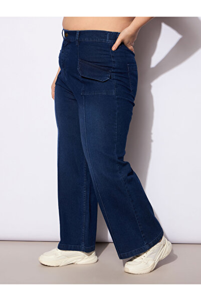 Sassafras By Styli Plus Size Straight Fit Jeans with Front Seam Detail