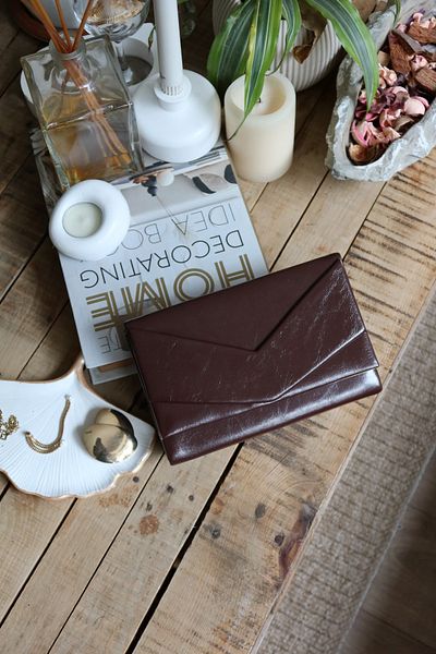 Moom Bag Γυναικεία τσάντα ώμου Bitter Brown λουστρίνι φάκελος