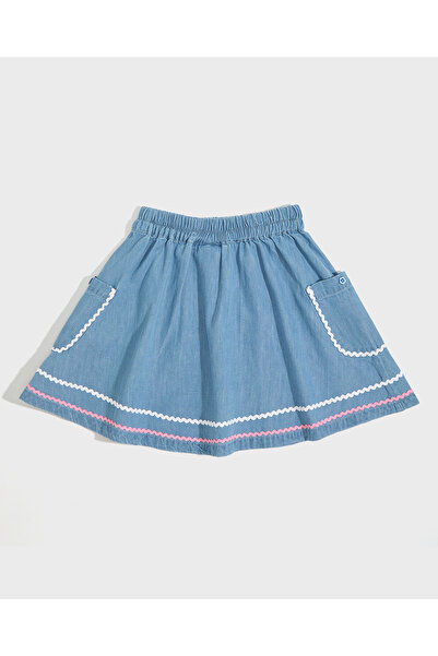 R&B تنورة جينز قصيرة مزينة بالدانتيل باللون الأزرق الداكن