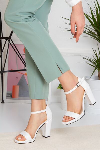 derithy Каренна туфлі на підборах - білі - byc6308