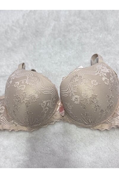 Acemoğlu D Cup sütyen