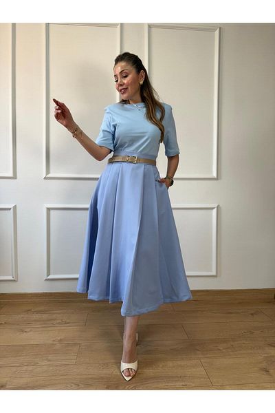 Size Özgü Fusta albastră evazată