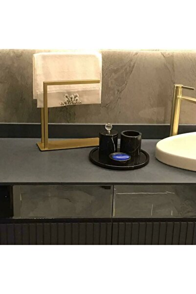 lyla concept Χρυσή πετσοθήκη Arya πάνω από τον πάγκο