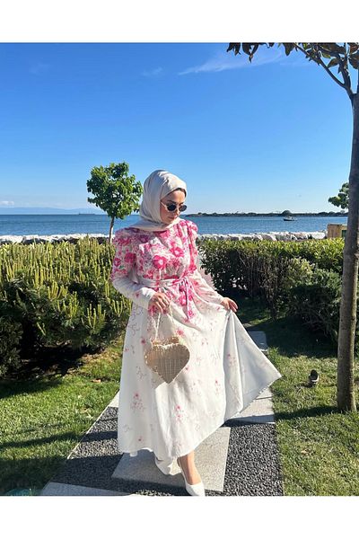 Merve Bayraktar Floral Linen Lilya Dress