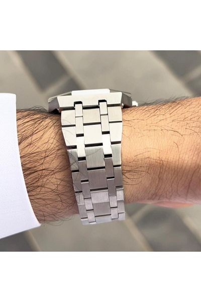 catera Men's watch with a modern design in silver and a white dial