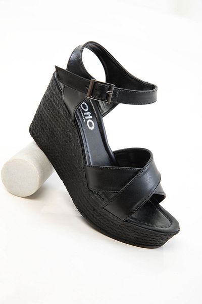 SOHO Schwarze Damenschuhe mit Keilabsatz 20652