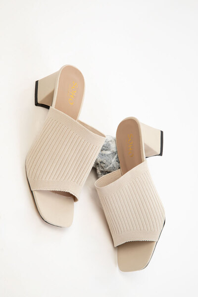 SOHO Béžové dámské klasické boty na podpatku 20645