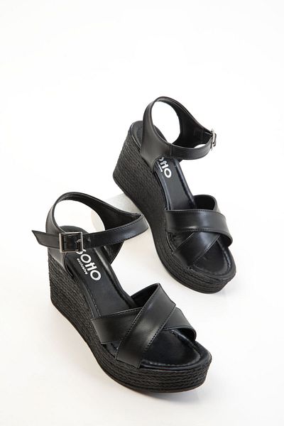 SOHO Schwarze Damenschuhe mit Keilabsatz 20652