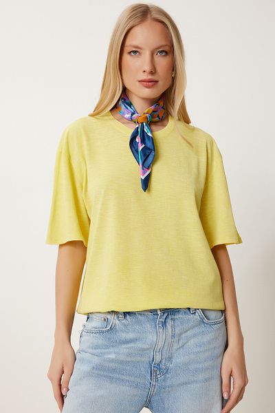 Happiness İstanbul Gelbes Basic-Strick-T-Shirt für Damen AN00258