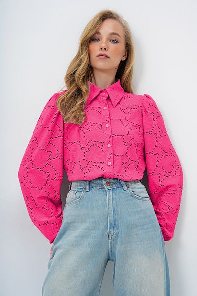 Trend Alaçatı Stili Women's Fuchsia Guipure Woven Premium Shirt Alc-X4366