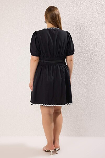 Trendyol Curve Μαύρο φόρεμα με κορδέλα με αντίθεση με υφαντό μεγάλο μέγεθος TBBSS25AH00231