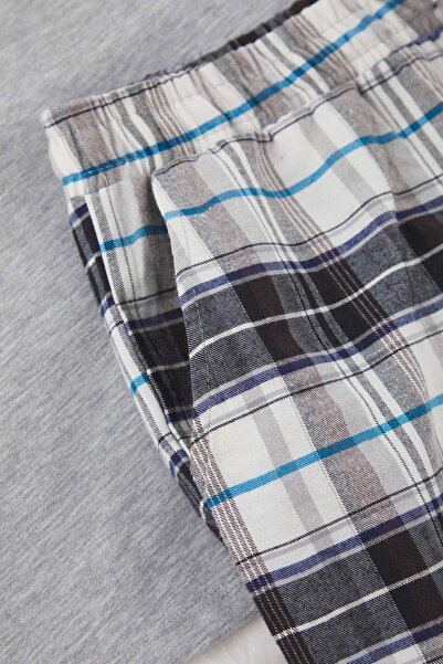 Trendyol Collection Grimelange Pyjama-Set mit normaler kariertem Pferd und besticktem Unterteil, gewebtem Oberteil und Strick TMNSS25PT00078