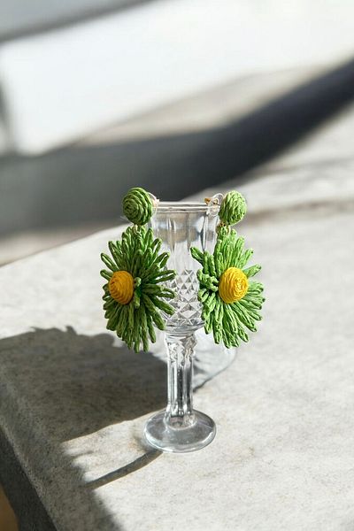 stravis Wicker Flower Earrings