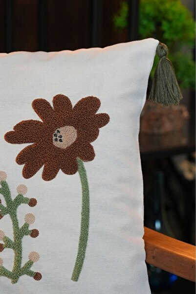 dekomall home & living Tasseled Punch Embroidered Throw Pillow Cover Flower Garden 43X43 cm