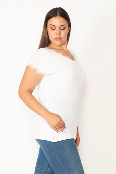Şans Women's White Large Size Cotton Fabric V-Neck Lace Detailed Low Sleeve Blouse 65n36393