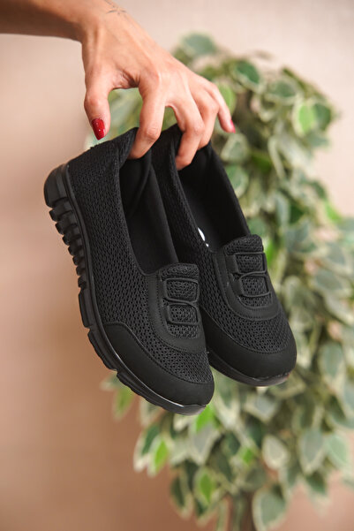 Capolya Babetler Siyah Bağcık Detaylı Rahat Taban Günlük Anne Ayakkabısı – Yü...