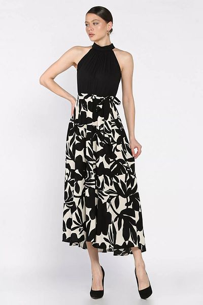 GÜLSELİ Black Halter Neck Waist Elastic Belted Dress