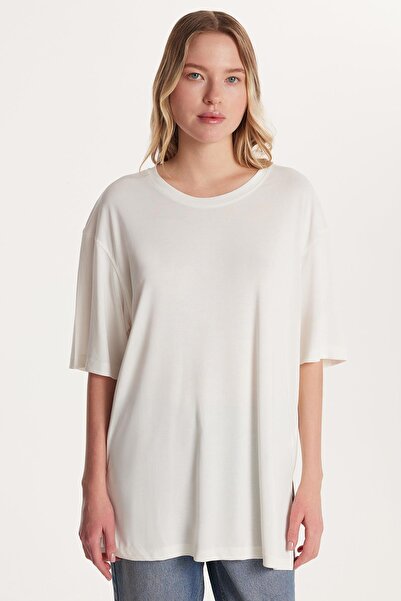 Tudors Γυναικείο μπλουζάκι από ύφασμα Modal Regular Fit με κοντό μανίκι εκρού με λαιμόκοψη