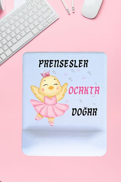 qoeuyl boutique Princesses Are Born This Month Printed Birthday Special Day Gift Oval/Square Wrist Supported Mousepad
