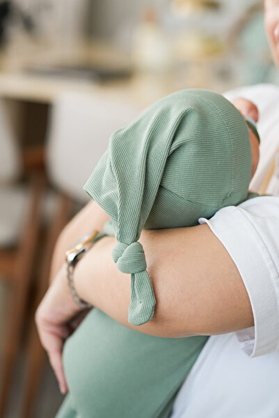 Minuche Ribbed and Bottom Tie Baby Bodysuit and Beanie Set 100% Cotton - Easy Bottom Opening Design