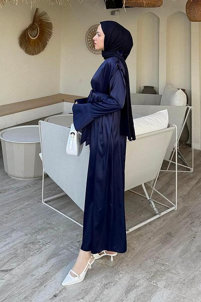 lamelif Λεπτομερές σατέν φόρεμα με κορδόνι ώμου Navy Blue