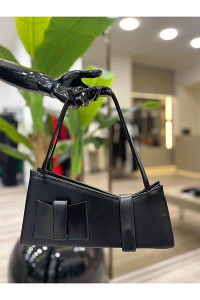 MELTEM TUĞAN Asymmetric Bag Black