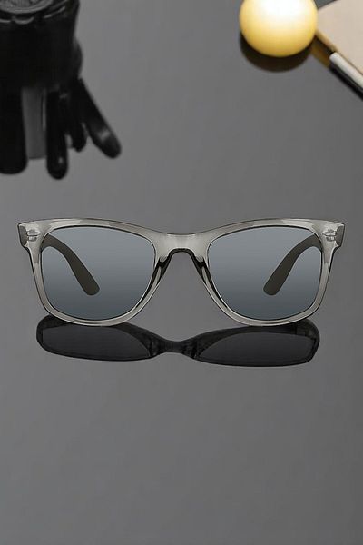 Daniel Klein 100% Polarized Uv400 Protection Smoked Color Wayfarer Original Unisex Sunglasses Dkgg6271C4