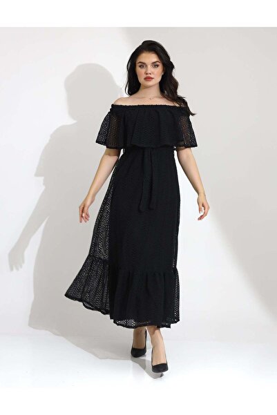 Stayele فستان ماكسي أسود أنيق مكشوف الكتفين مع طبقة من الكشكشة