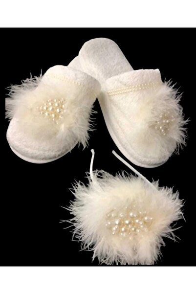 Massaltay Postpartum Elegance: Maternity Set with White Feathers and Brooch