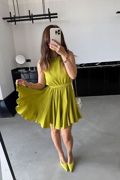 Özge Özgenç Rochie cu talie elastică