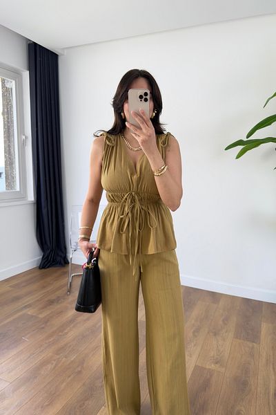 BİRCANÇİL Gisa Mustard Rubber Detailed Blouse Trousers Set