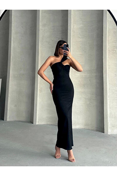 İntive Lingerie Krinkıl Kumaş Siyah Hafif Dekolteli Tek Omuz Uzun Şık Davet/Kolteyl Elbisesi