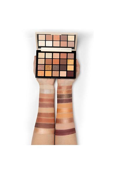Character Character Shadow Gallery 20 Color Eyeshadow Palette