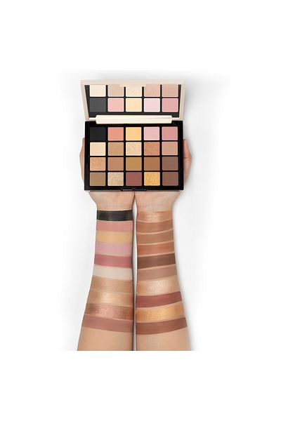 Character Character Shadow Gallery 20 Color Eyeshadow Palette