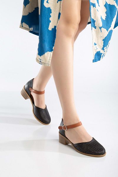 ANALİN SHOES Women's Genuine Leather Closed Toe Sandals - Black