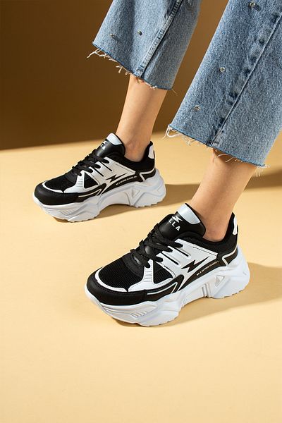 Pembe Potin Black and White Women's Sports Sneakers Lace-up Casual Comfortable Sole Shoes
