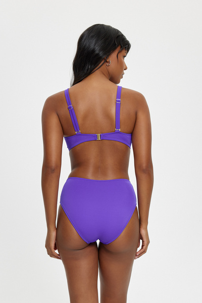 Louren AKSESUAR DETAYLI YÜKSEK BEL KAPLI ÜÇGEN TOPARLAYICI BİKİNİ TAKIMI