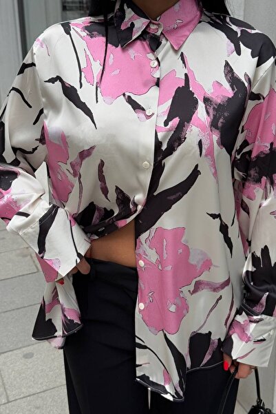 Hisleria Жіноча бежева сорочка оверсайз з рожевим візерунком на атласі