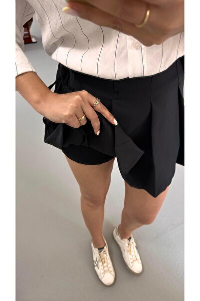 Sezgi Tekin Fiyonklu Pilise Detay Siyah Şort Etek