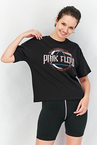 Pink Floyd بلوزة نسائية برسومات بأكمام قصيرة ورقبة دائرية، باللون الأسود